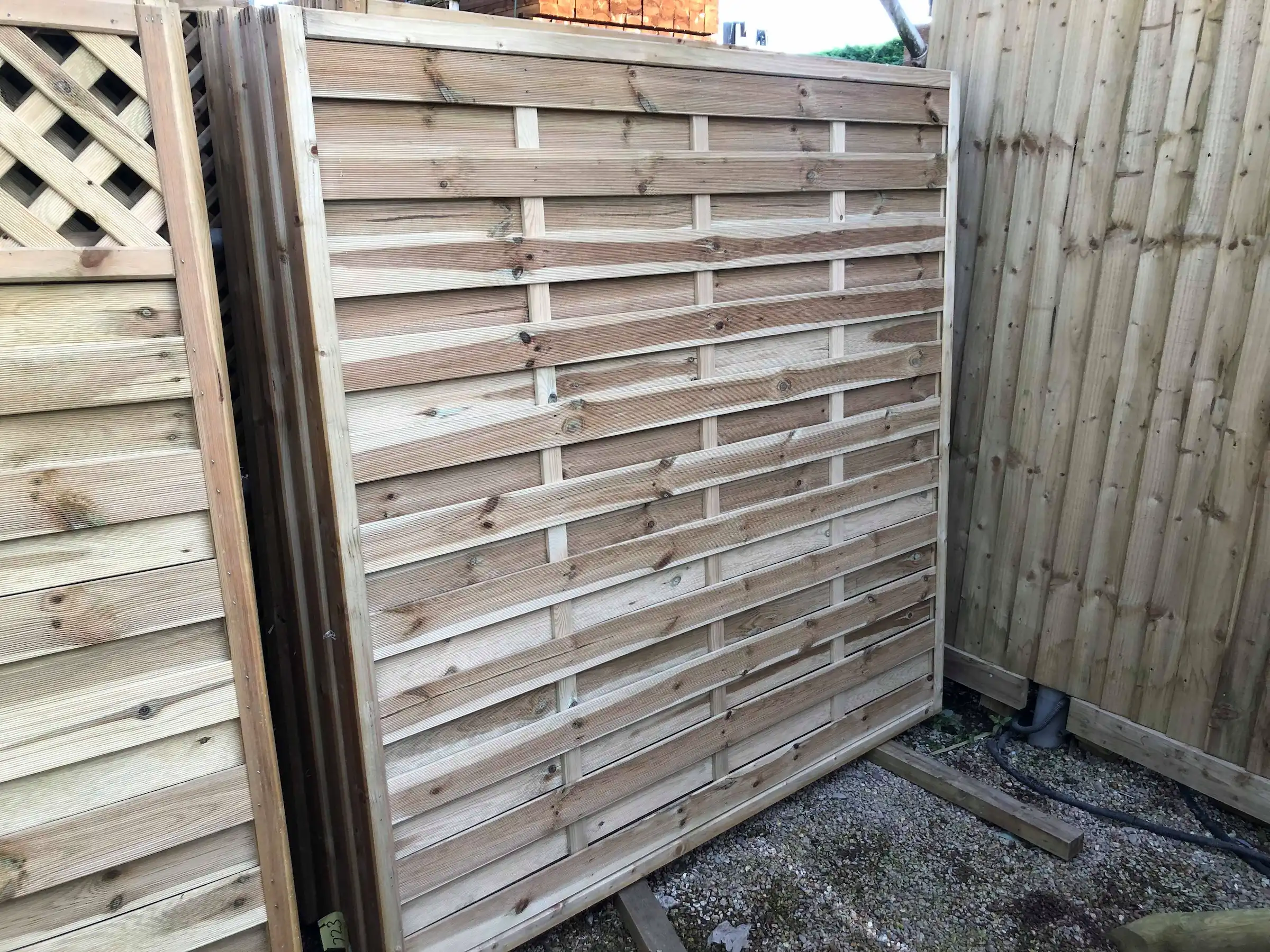 Elite esprit fence panels for sale in Hampshire and Salisbury.